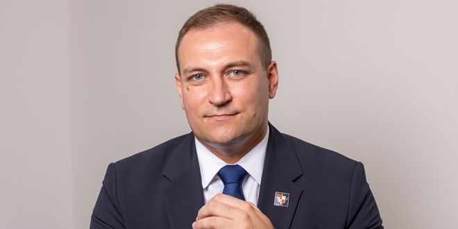 VLAJČIĆ ODGOVORIO BAUKU 'Sjedit će i dalje u hladovini oporbe dok im politiku vodi Severina'
