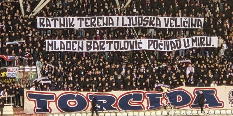 Torcida odala počast Bartoloviću