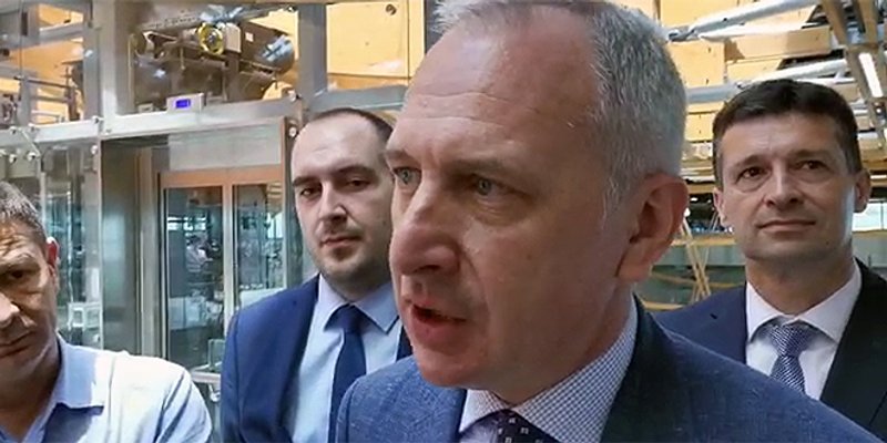 OPARA SE POŽALIO PLENKOVIĆU 'Ismijavaju nas zbog gradskog metroa'