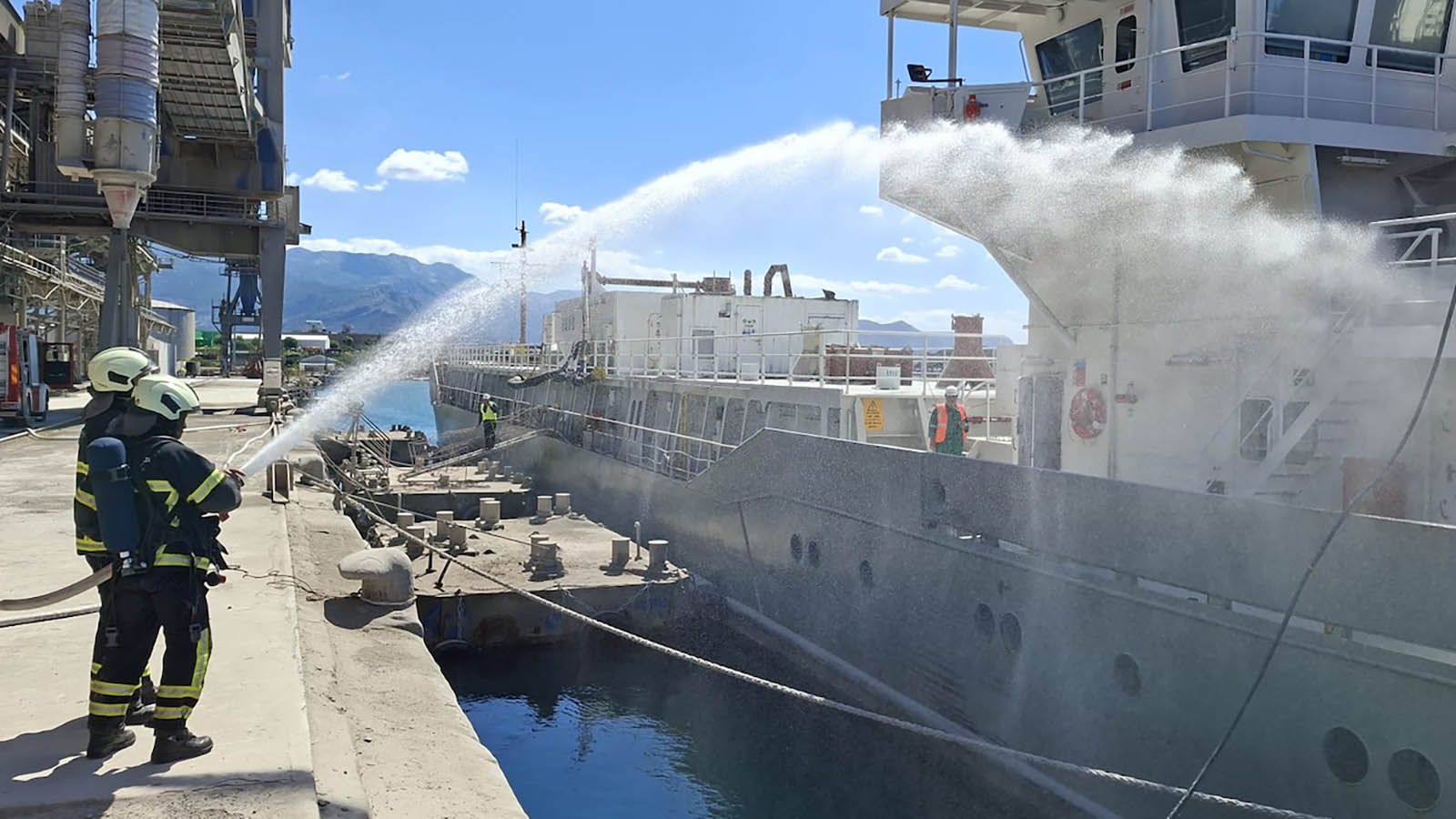 FOTO Provjerite kako je bilo na općoj vježbi Lučke uprave Split na operativnoj obali tvornice cementa Sv. Juraj