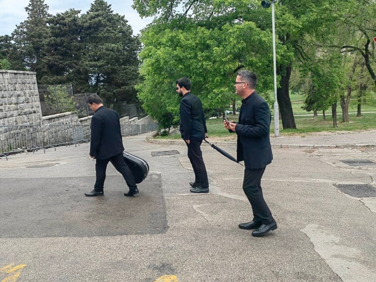 PJEVAJU SE HAJDUČKE PJESME Vjenčali se Marko Livaja i Iris Rajčić!