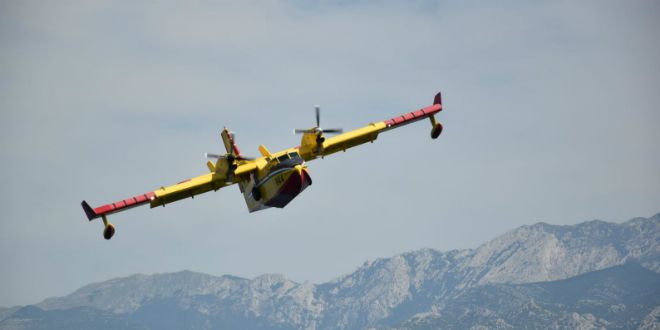 GORI U ŠESTANOVCU Pomagali i kanaderi
