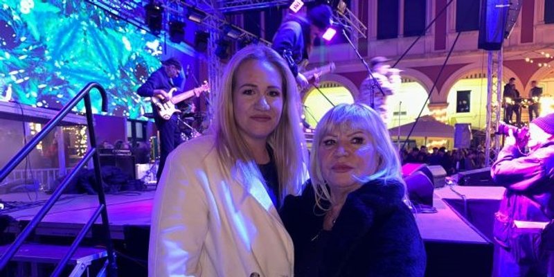 Pogledajte kako atraktivno izgleda Vucina mama!