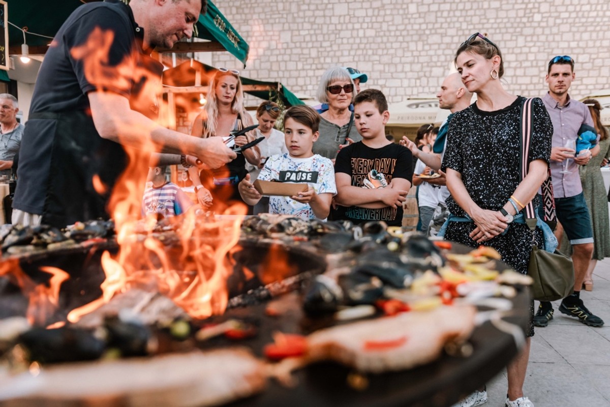 Manifestacija 'Pidoća & Debit se vole' 