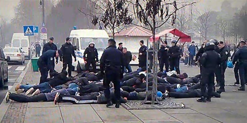 VIDEO Pogledajte kako policajac gazi torcidaša bez povoda: 'Morao sam u stanici proći kroz špalir jer nisam htio potpisati podmetnute dokaze'