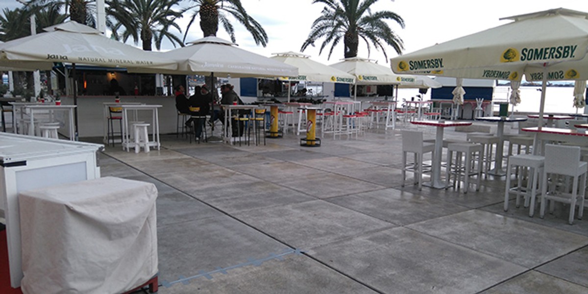 UŽIVO IZ GRADA: Zima pokazala zube i ispraznila Rivu, Voćni trg i Pjacu