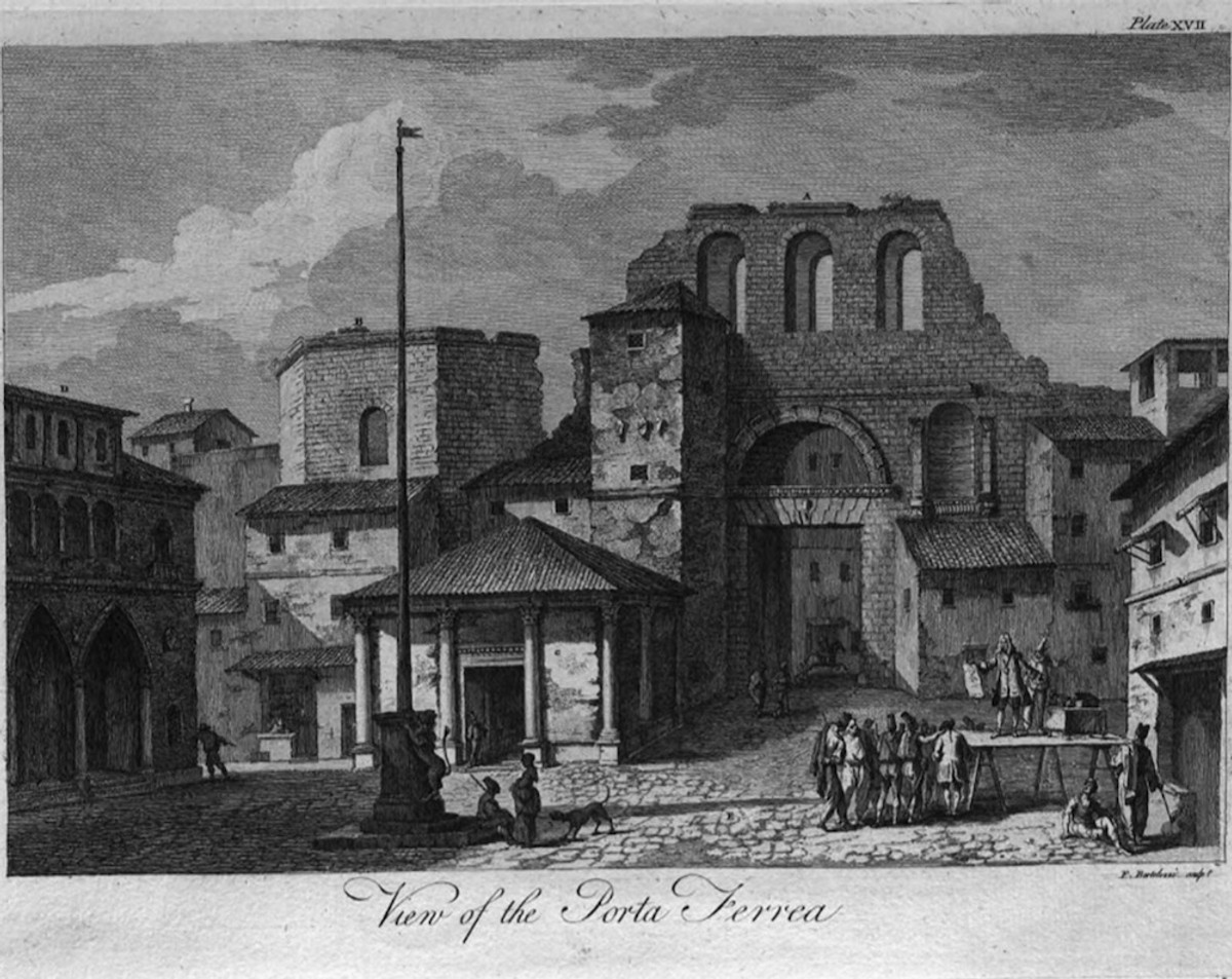 Predloženo je da se 'otučeni' štandarac vrati na Pjacu povodom Oluje, a mi donosimo priču o znamenjima koja su obilježila Split