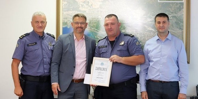 IVICA ŽUNIĆ PROGLAŠEN SOLINSKIM NAJPOLICAJCEM 'Ovo je stresno, ali humano zanimanje. Dajemo sebe zajednici'