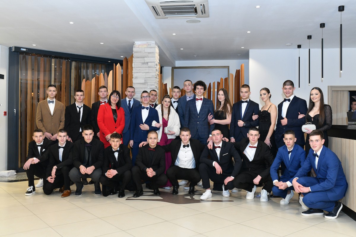 Maturalna zabava Tehničke i industrijske škole Ruđera Boškovića u Sinju | foto: AB FOTO