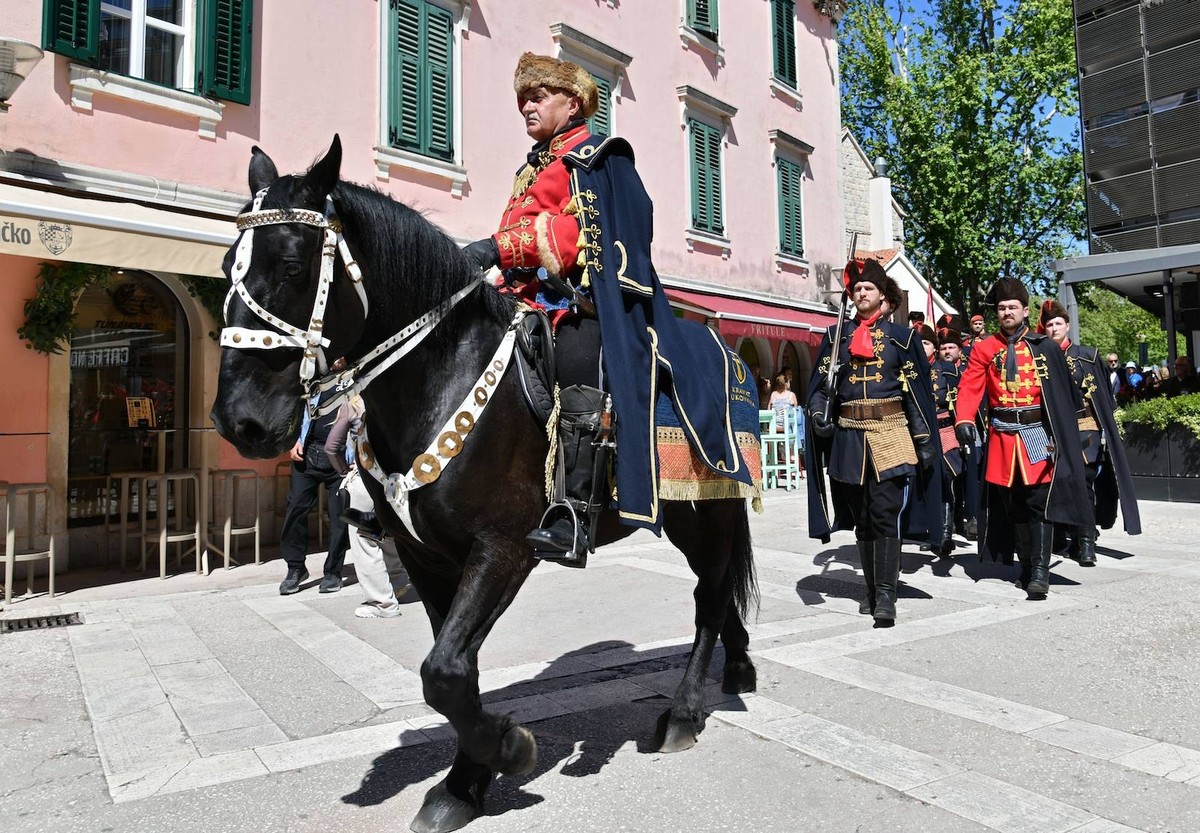 Svečana povorka 4. brigade