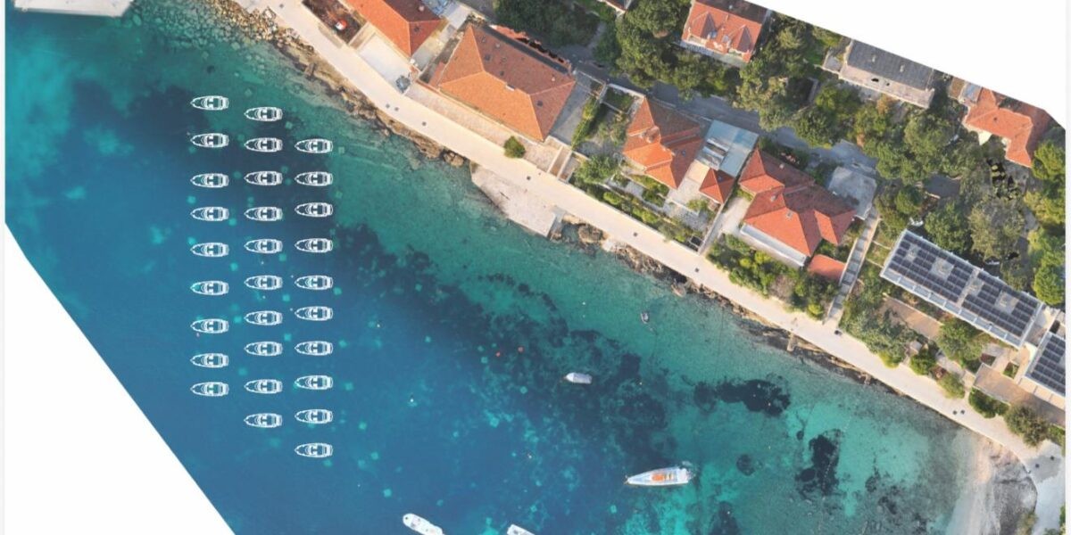 HVAR: U lučici Mandrač više nema vezova za 'rent a boat'