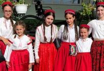 FOTOGALERIJA: KUD Sv. Ante Nadin nastupio na smotri folklora u Koprivničkom Ivancu
