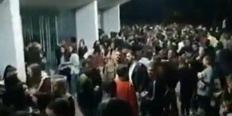 POGLEDAJTE PARTIJANJE U KAMPUSU Studenti se zabavljaju, korona kao da ne postoji