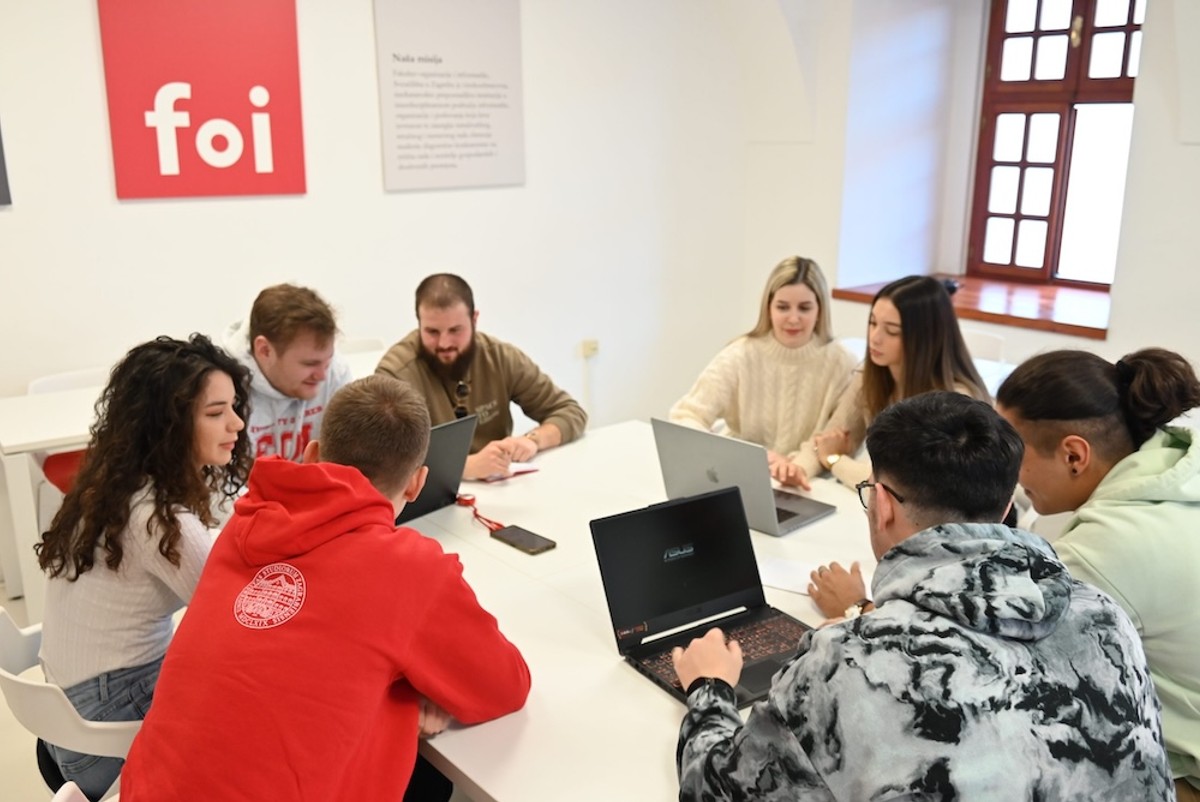 Jedinstveni studij FOI-ja spaja AI tehnologije i poslovne vještine za budućnost