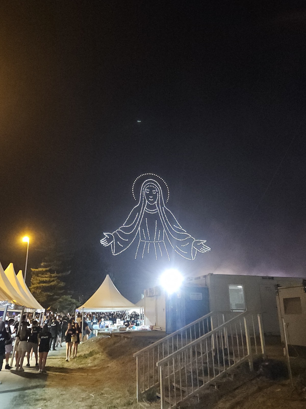 ZAVRŠIO KONCERT NA HIPODROMU Thompson: 'Ovo će se pamtiti!'