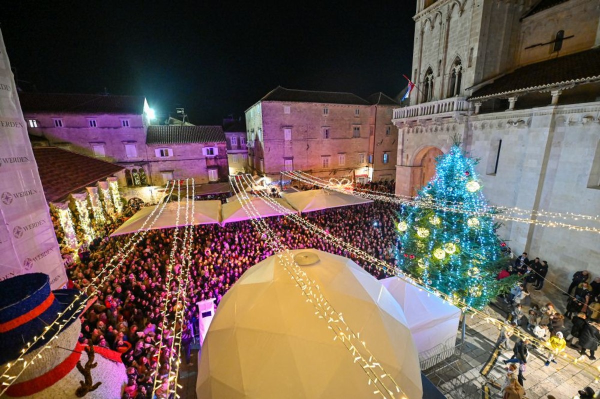 ZIMSKA ADVENTURA Tisuće ljudi na koncertu Maje Šuput