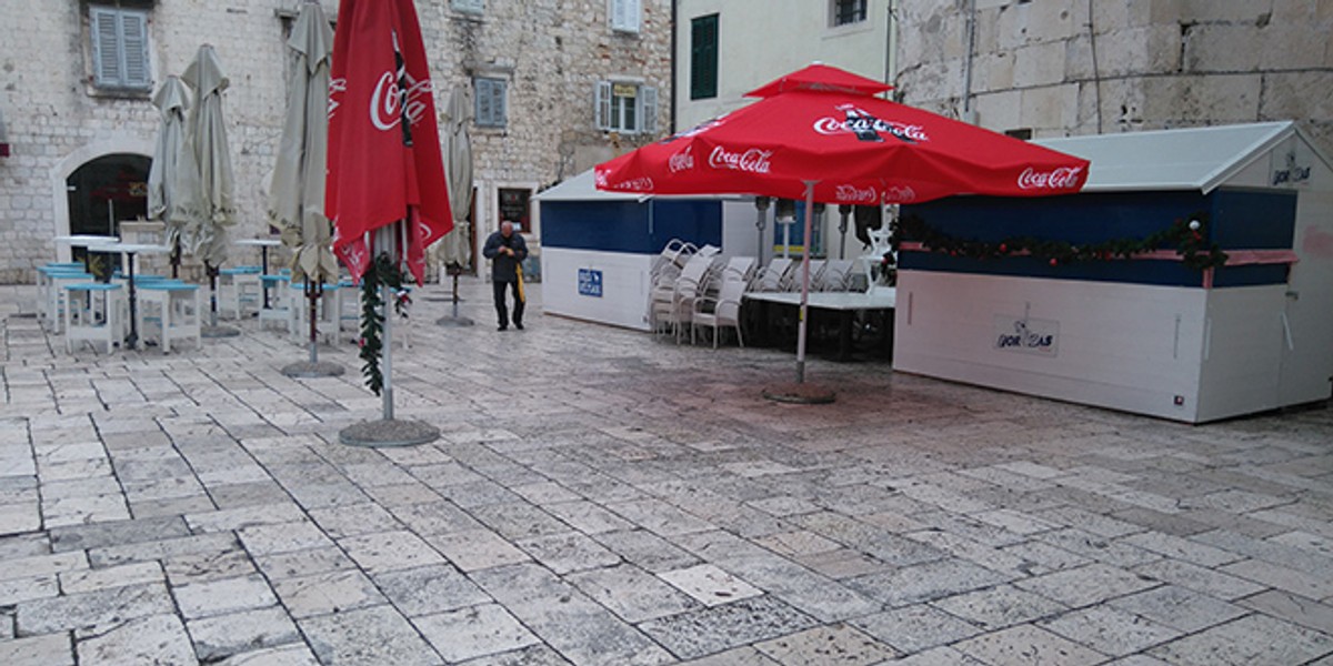 UŽIVO IZ GRADA: Zima pokazala zube i ispraznila Rivu, Voćni trg i Pjacu