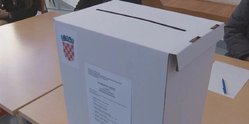 Gong: Spustiti dobnu granicu za glasanje na 16 godina