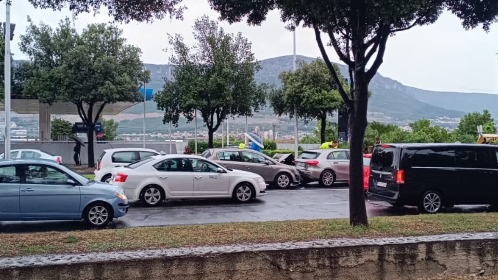 PROMETNA U ULICI DOMOVINSKOG RATA Četvero ozlijeđenih u sudaru četiri vozila