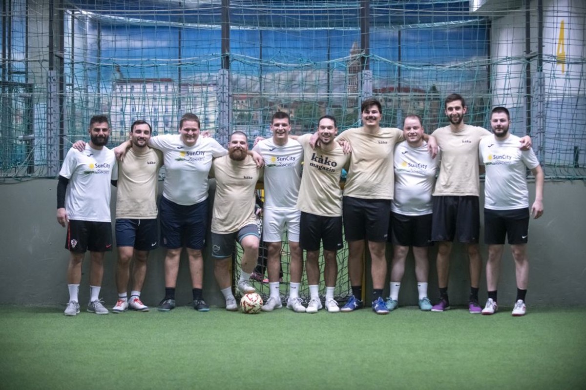 DRIBLINZI I DOBRA DJELA Na 7. Split Tech Cupu prikupljeno 5300 eura, laptopi idu djeci