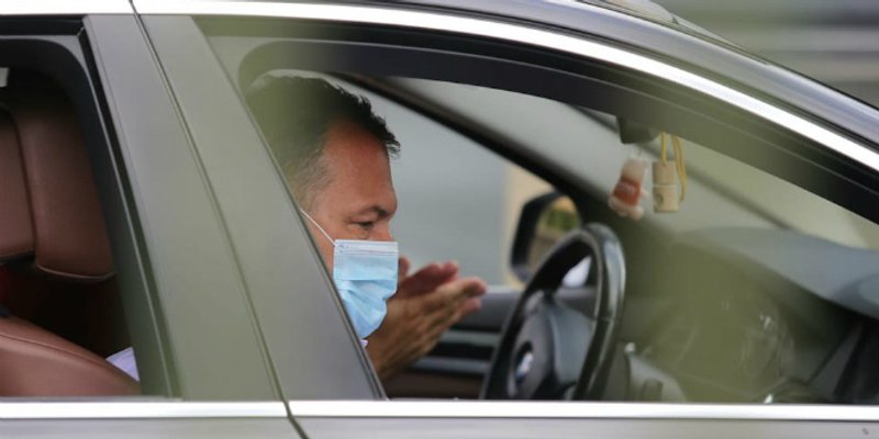 Uočeno da profil s imenom Beroša prati 18+ stranice, Ministarstvo tvrdi da ga ministar ne koristi