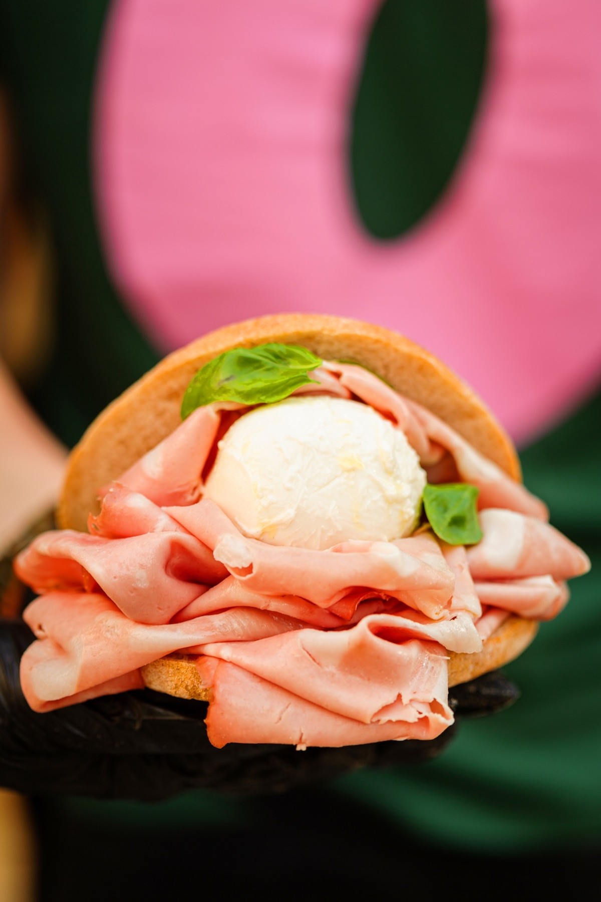 Najbolji sendvič na svijetu prema Antonyju Bourdainu od sada u centru Splita - otvoren Mortabella sandwich bar! 