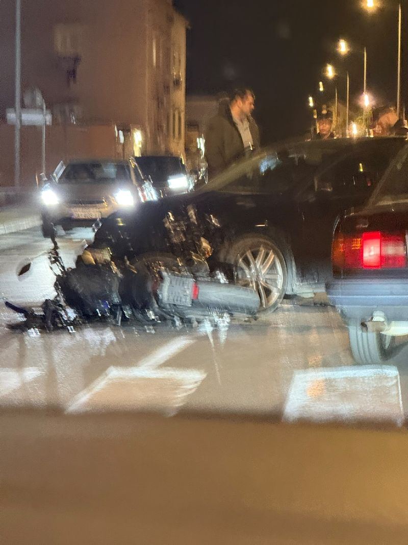 FOTO: TEŠKA PROMETNA U KAŠTELIMA Sudarili se automobil i motocikl