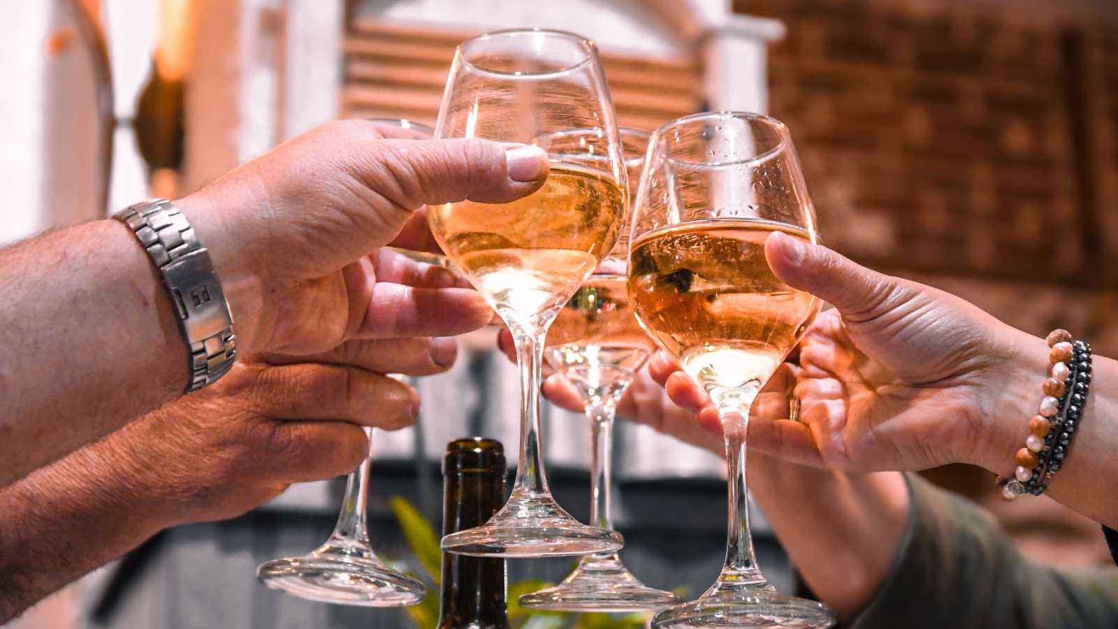 ZAVRŠAVA ZABRANA Alkoholna pića moći će se kupovati u trgovinama i nakon 21 sat!
