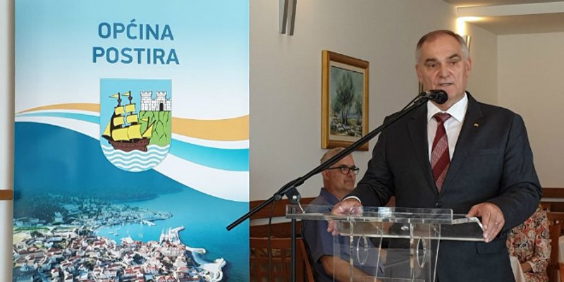 Župan Boban posjetio Dom zdravlja u Supetru i nazočio svečanoj sjednici općine Postira 