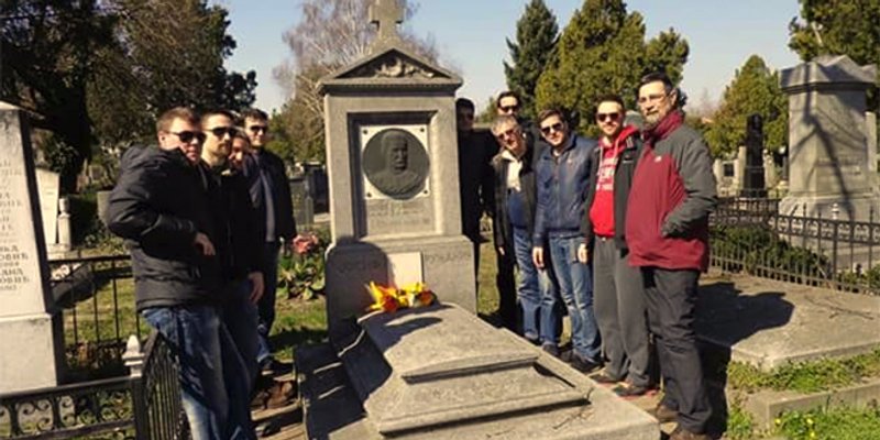 Klapa Cambi zapjevala 'Lijepu našu' na grobu Josipa Runjanina