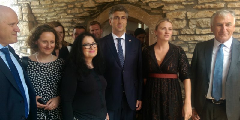 TRAG U BESKRAJU Veloj Luci milijun kuna za uređenje muzejske zbirke Olivera Dragojevića, detalje nam je otkrila načelnica 