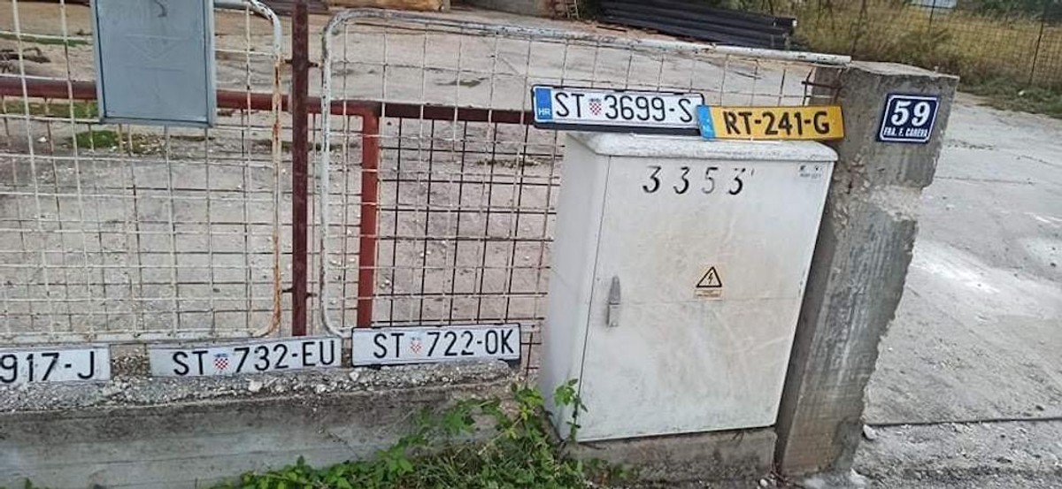 Ako ste u jučerašnjoj poplavi u Kaštelima izgubili tablicu, svratite do Gomilice