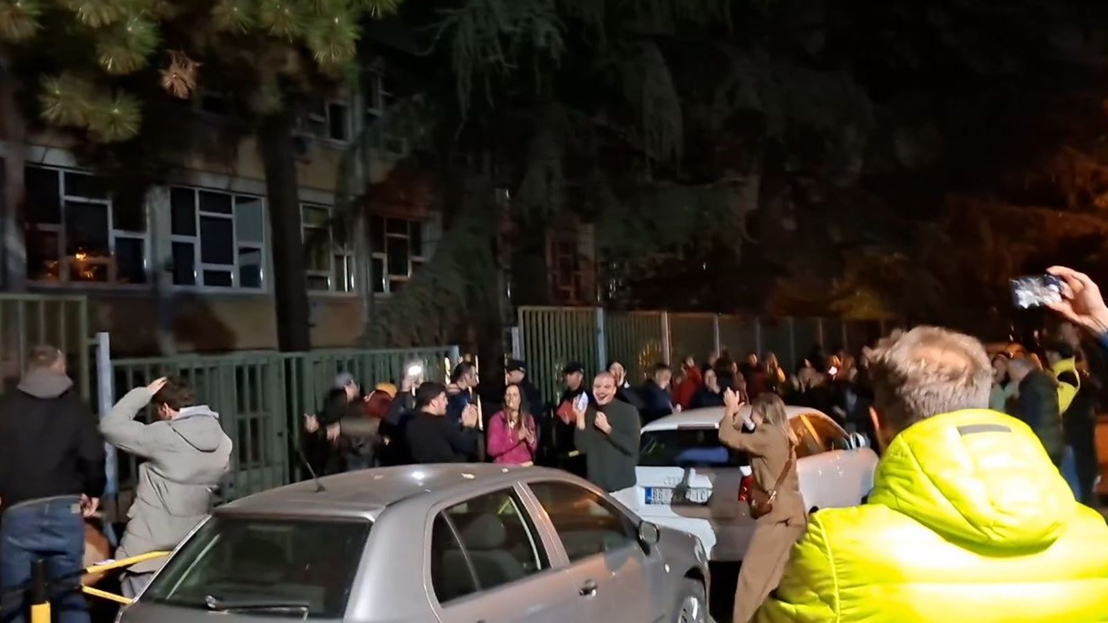 VIDEO Nakon godinu i pol dana: Ruše se šatori u 'Ćacilendu'