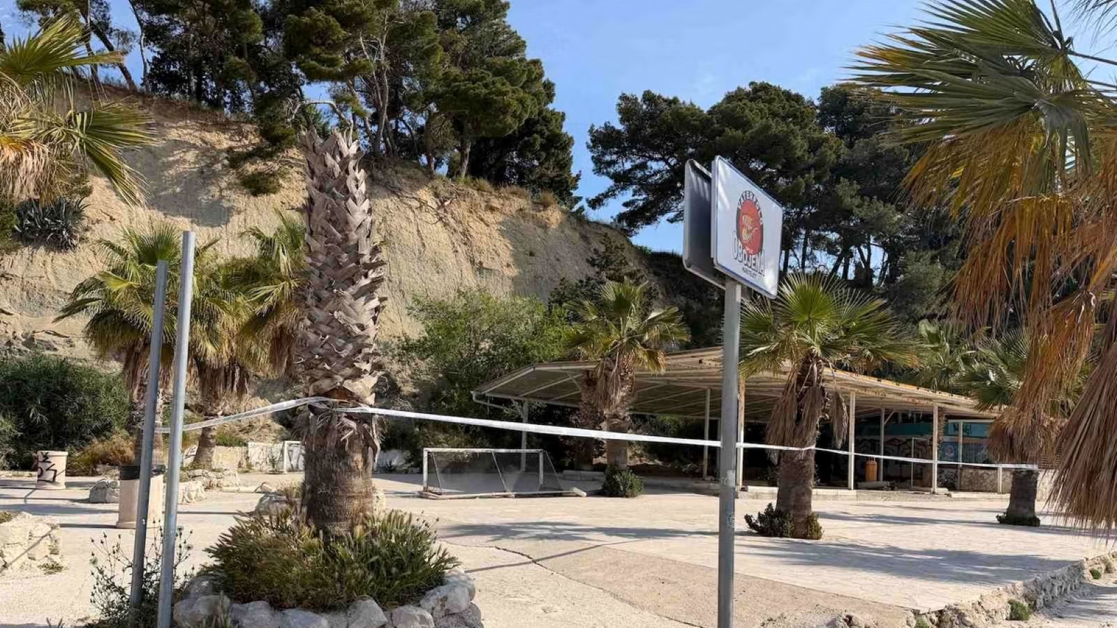 RUŠENJE ILEGALNOG OBJEKTA 'Ovo je prvi put od 2017. da je građevinska inspekcija dovela bagere na Marjan'