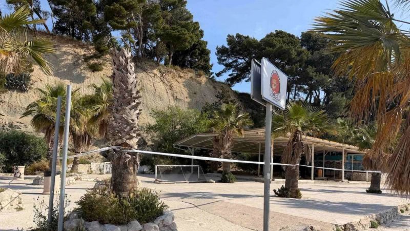 RUŠENJE ILEGALNOG OBJEKTA 'Ovo je prvi put od 2017. da je građevinska inspekcija dovela bagere na Marjan'