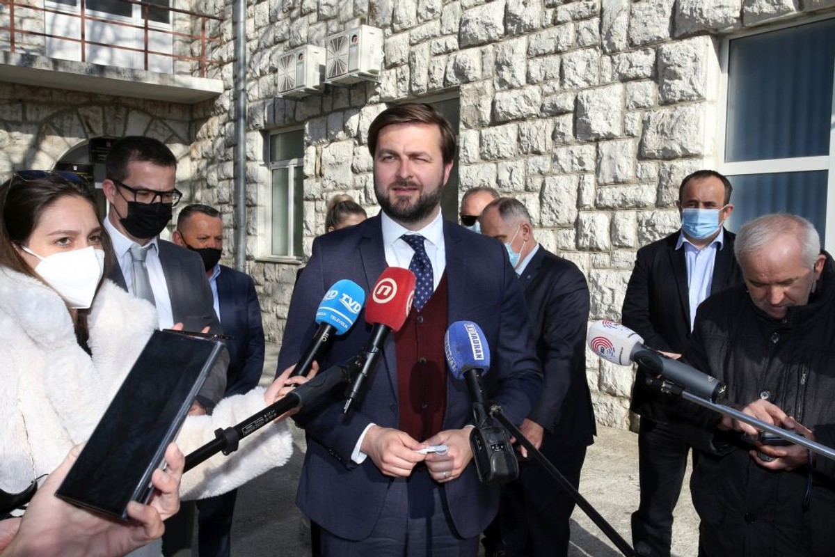 Ministar Ćorić u posjetu Klisu uskoro gradnja solarne elektrane I Foto: Veljko Martinović