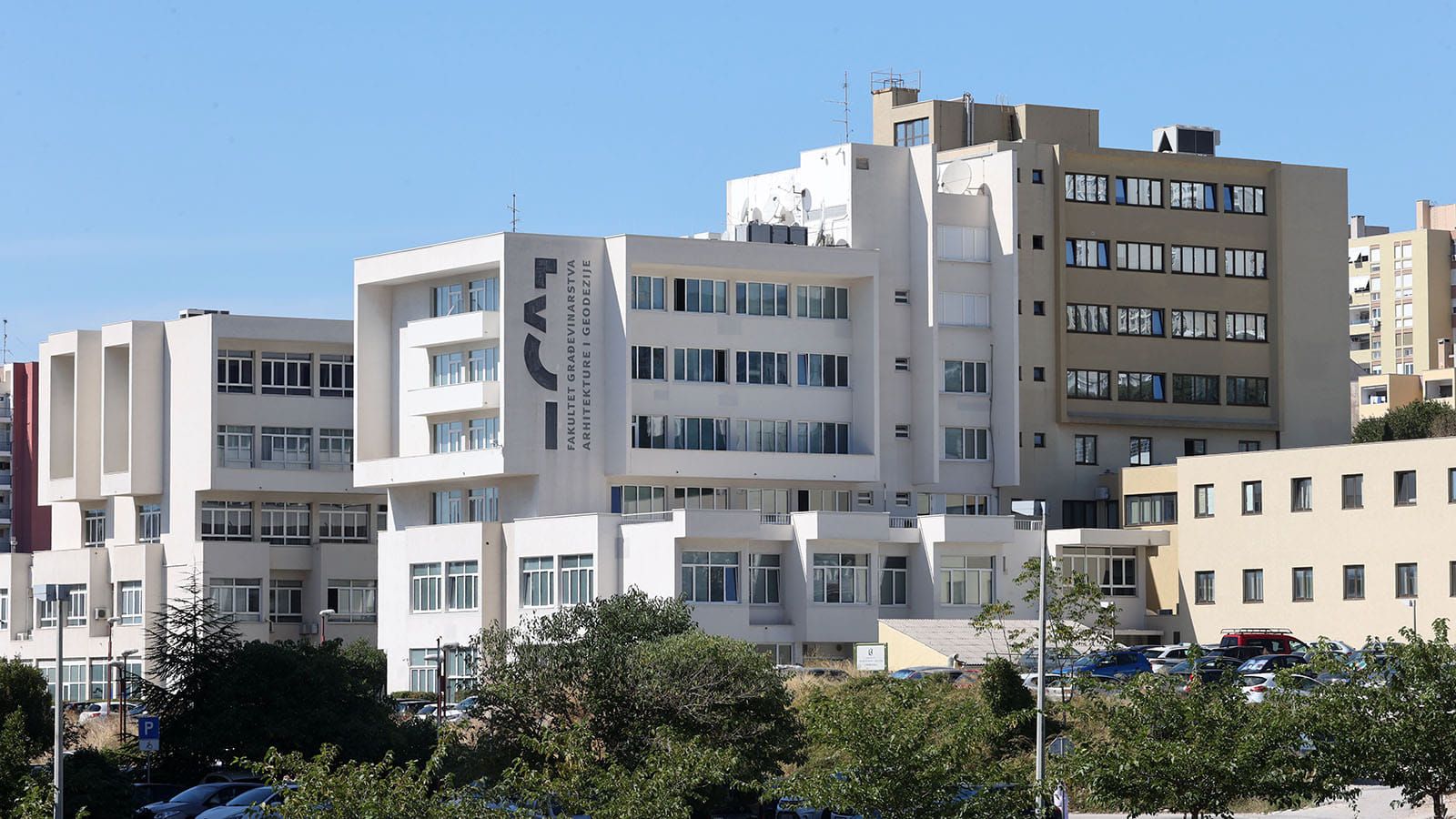 U zimskom semestru među upisanima više je studentica