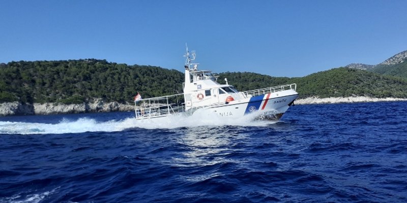 Sudar jedrilice i motorne brodice na Splitskim vratima, dvije osobe lakše ozlijeđene