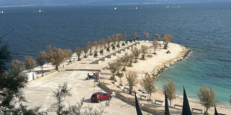 Započelo uređenje plaže Kaštelet