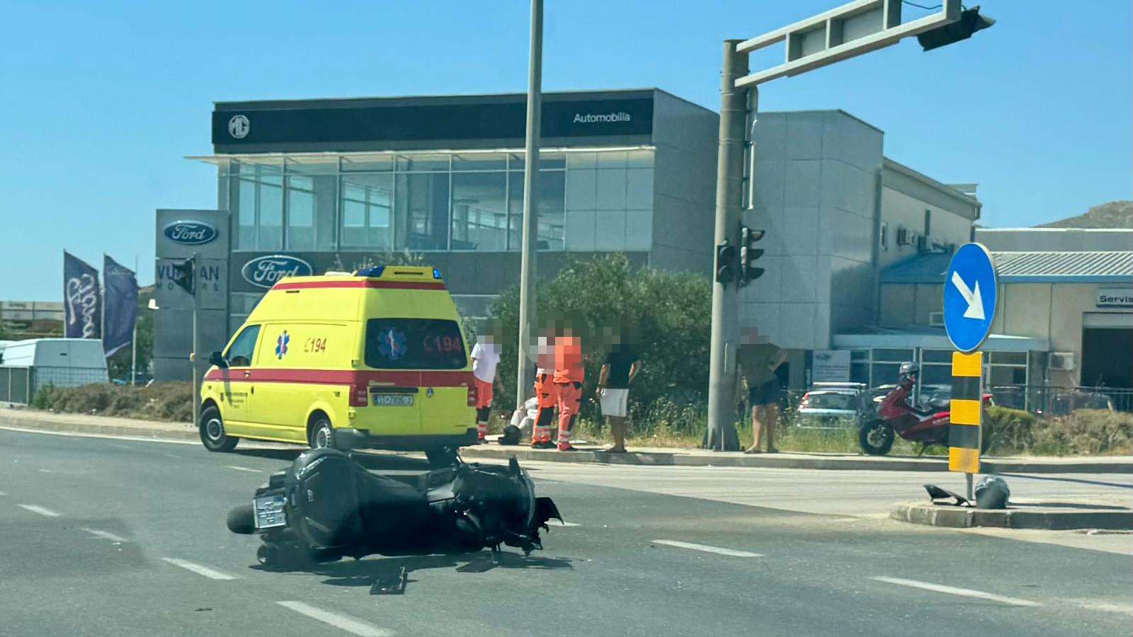 PROMETNA U KAŠTELIMA: Sudarili se automobil i motocikl na brzoj cesti