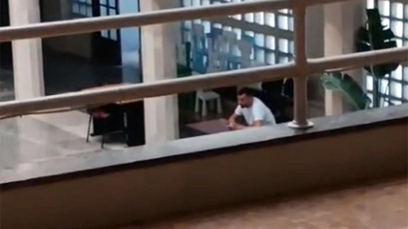Ivošević od jutra sjedi u atriju Banovine: 'Ne idem dok ne dobijem odgovor'