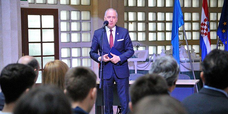 REAKCIJA IZ BANOVINE Bezobrazni ste, gradonačelnik ne laže!