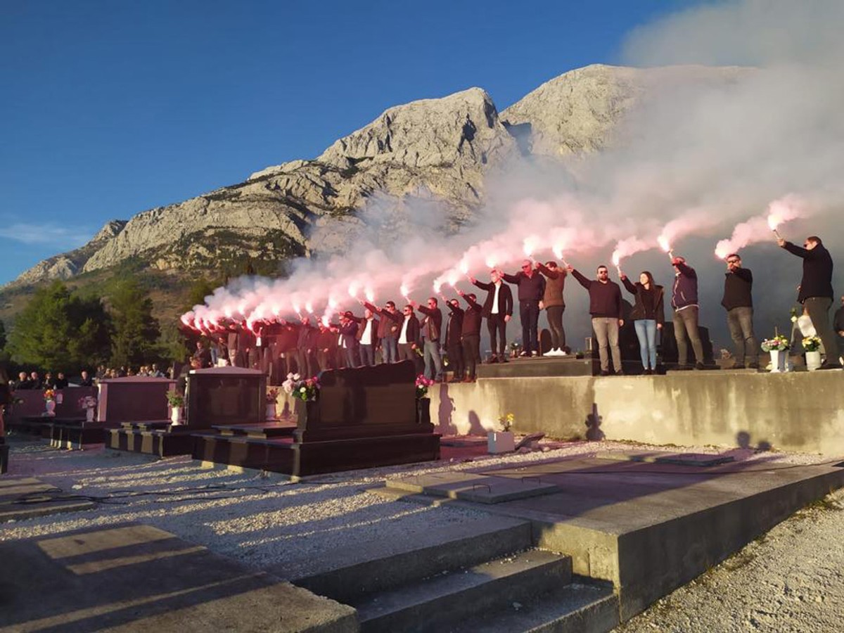 Sprovod Ive-Valentina Tomaša