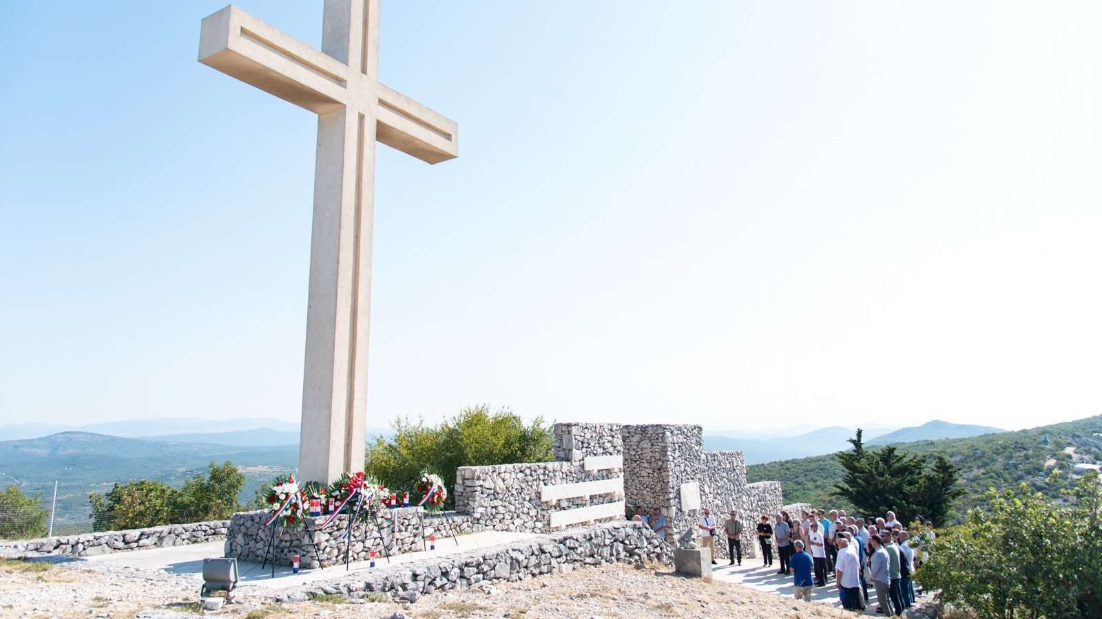 FOTO Kaštelani se prisjetili heroja Domovinskog rata uoči Oluje, pogledajte tko je sve položio vijence