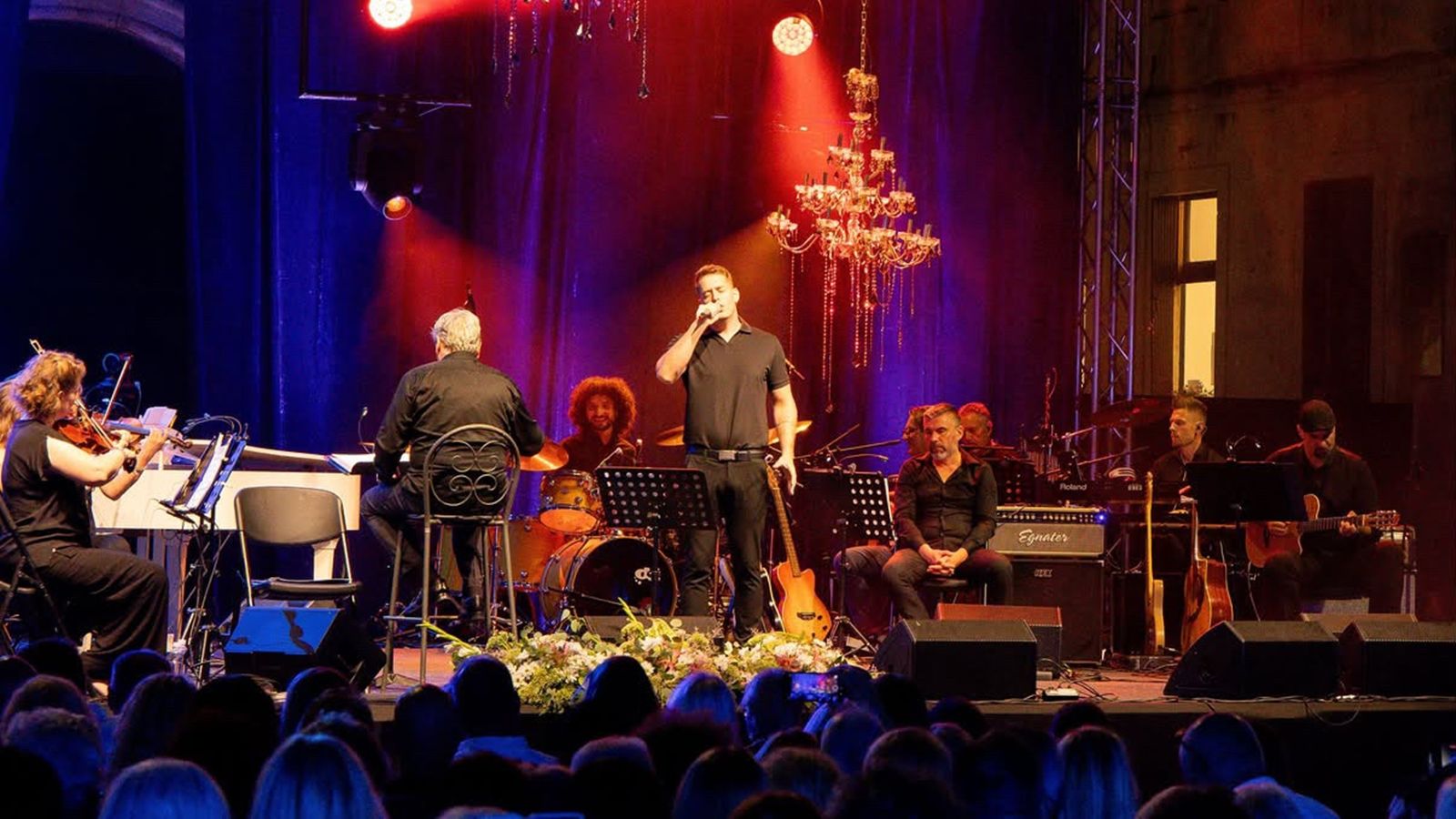 Jure Brkljača premijerno na Festivalu šansone u Šibeniku s pjemom 'Šapni mi'