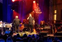 Jure Brkljača premijerno na Festivalu šansone u Šibeniku s pjemom 'Šapni mi'