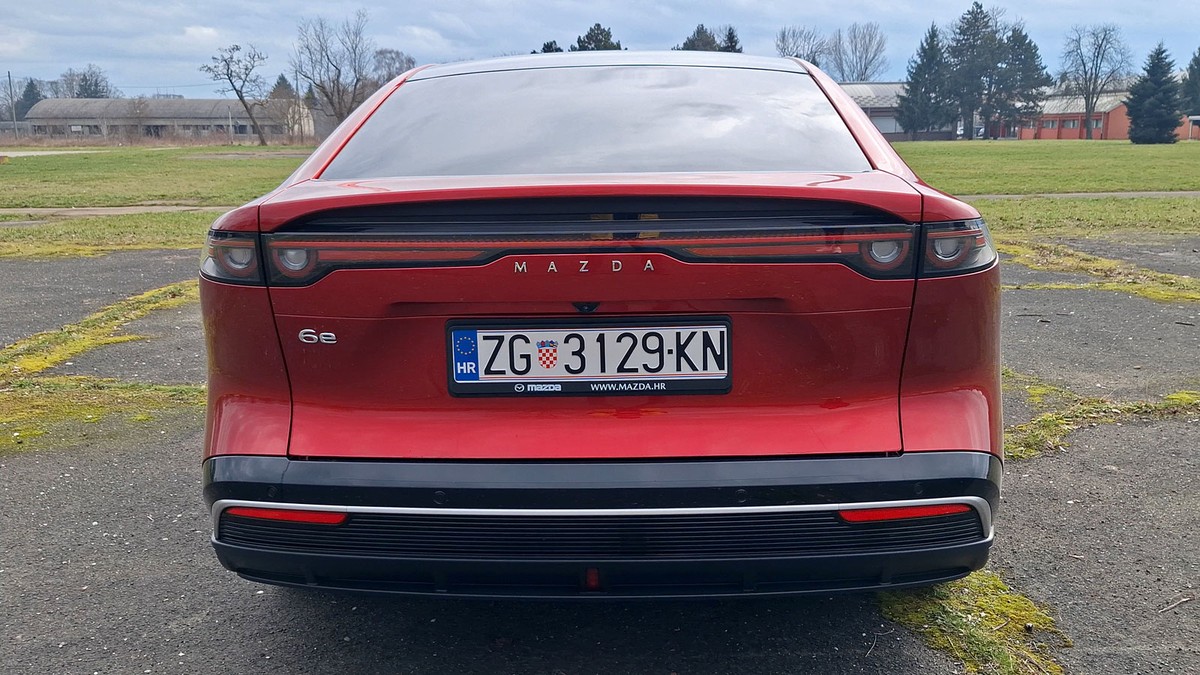 [TEST AUTA] Mazda 6e: Električni premium bez premium cijene