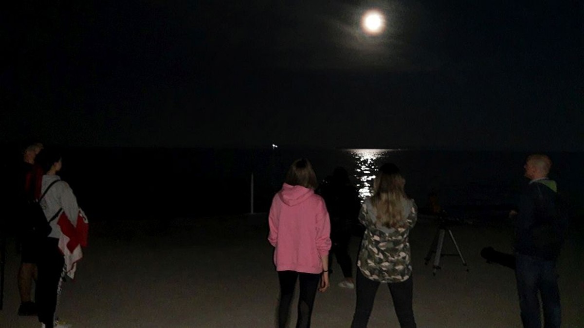 Promatranje pomrčine Mjeseca na Bačvicama