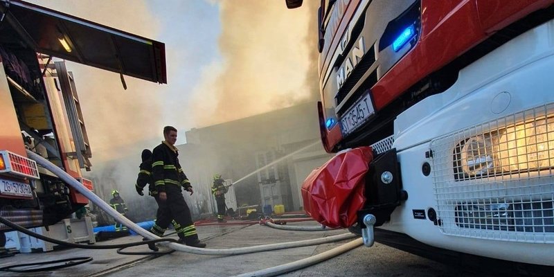 DRAMA U OBROVCU SINJSKOM Vatrogasci vadili čovjeka iz bunara