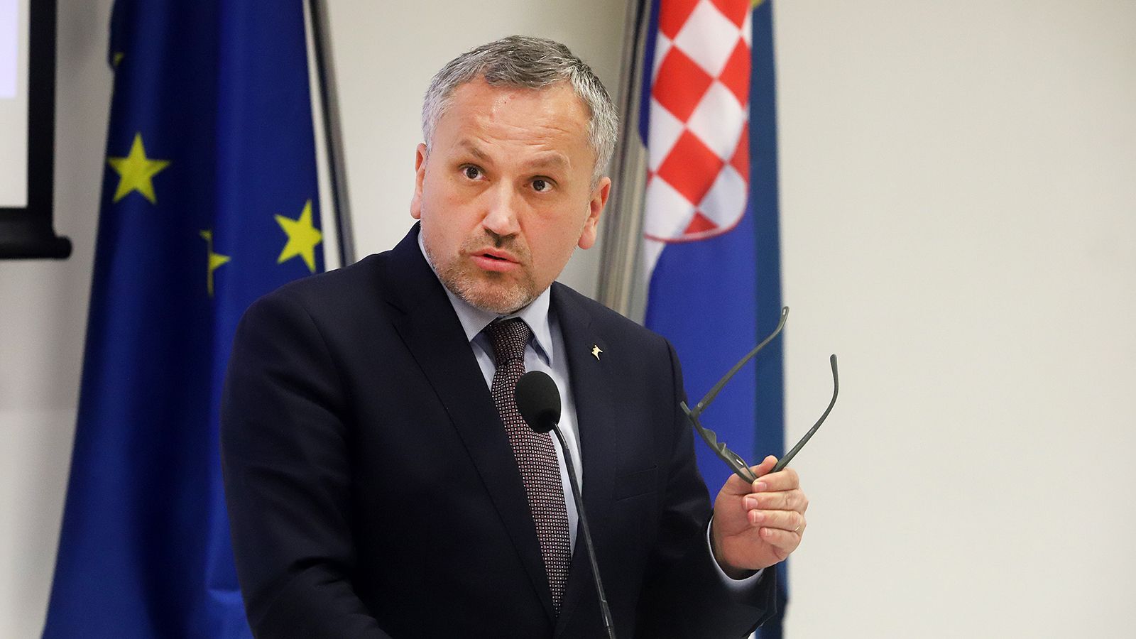 Gradski vijećnik održao lekciju Šimundiću zbog izjave o abortusu: 'Ne, Mate. Ispit nisi položija'